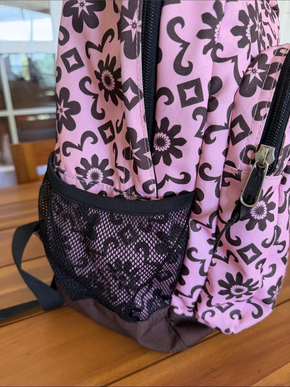 KAVU XL book bag w/ 5 zipper pockets & lots more